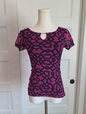 INC International Concepts Magenta and Navy Geometric Keyhole Short Sleeve Tee